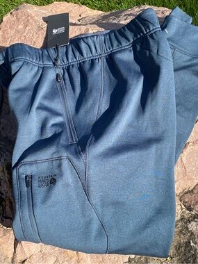 Mountain Hardware Glacial Trail Jogger.  Grey.  Size Medium.  32.